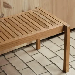 AH912 Outdoor Bank