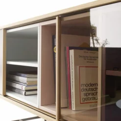 Aura Dressoir