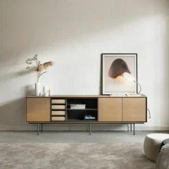 Aura Dressoir