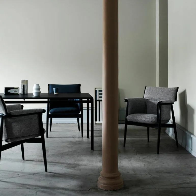 E005 Embrace Chair