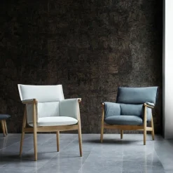 E005 Embrace Chair