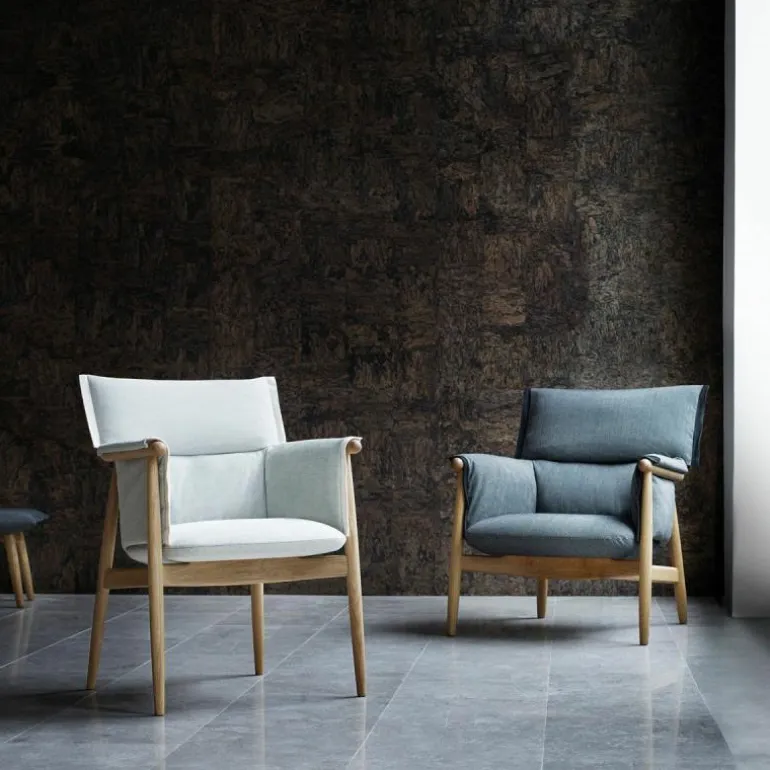 E005 Embrace Chair