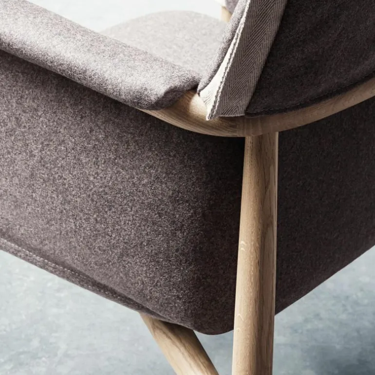 E005 Embrace Chair
