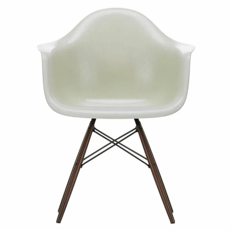 Eames Fiberglass Chair DAW