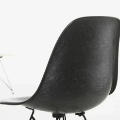Eames Fiberglass Chair DSX