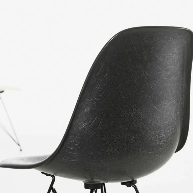 Eames Fiberglass Chair DSX