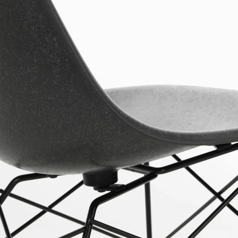 Eames Fiberglass Chair LSR