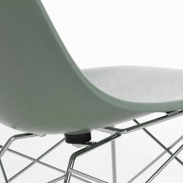 Eames Fiberglass Chair LSR