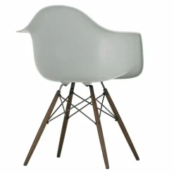 Eames Plastic Chair DAW Esdoorn Donker