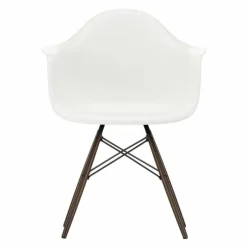 Eames Plastic Chair DAW Esdoorn Donker