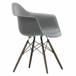 Eames Plastic Chair DAW Esdoorn Donker