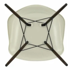 Eames Plastic Chair DAW Esdoorn Donker