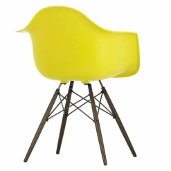 Eames Plastic Chair DAW Esdoorn Donker