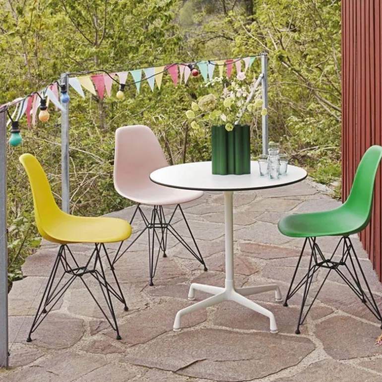 Eames Plastic Chair DSR Zwart