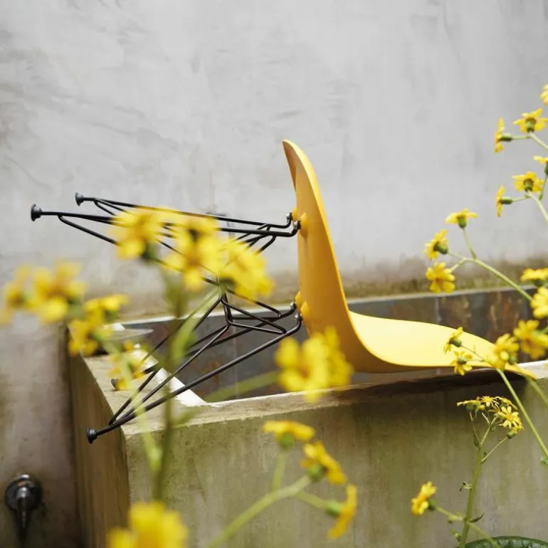 Eames Plastic Chair DSR Zwart