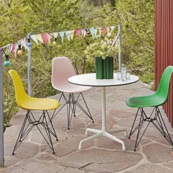Eames Plastic Chair DSR Zwart