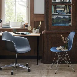 Eames Plastic Chair DSR Zwart