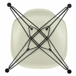 Eames Plastic Chair DSR Zwart