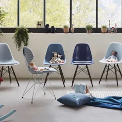 Eames Plastic Chair DSW Stoel Esdoorn Donker