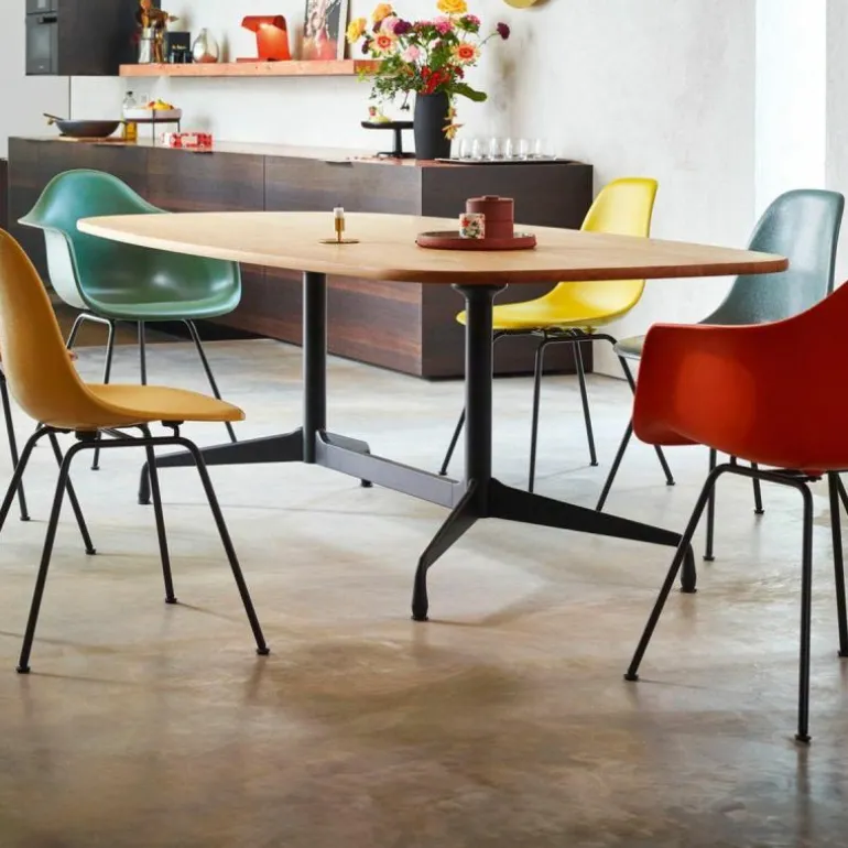 Eames Segmented Eettafel