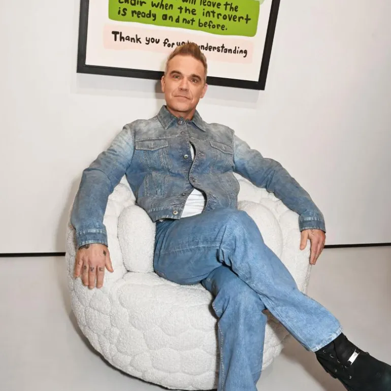 Introvert Chair