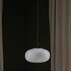 Karl-Johan Hanglamp (op=op)