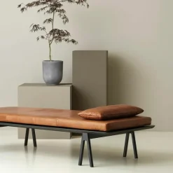 Level Daybed
