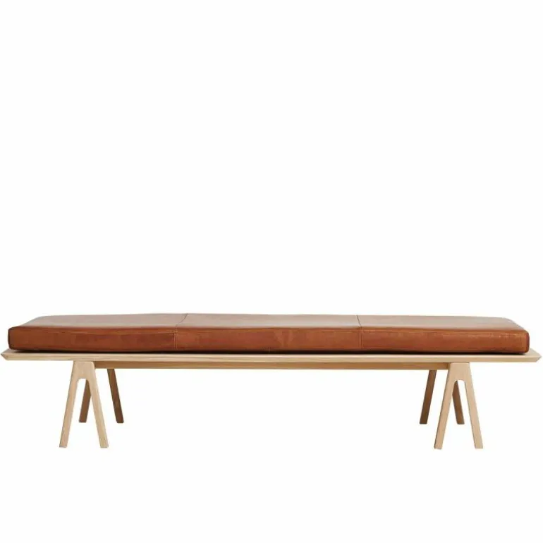 Level Daybed