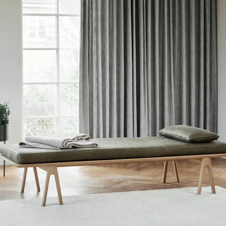 Level Daybed