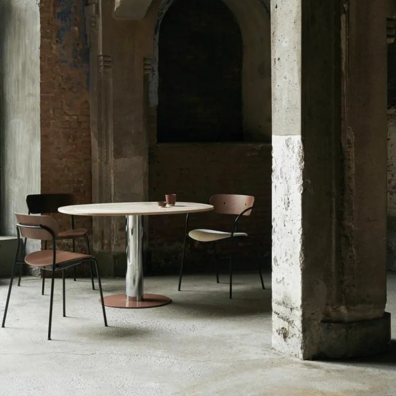 Pavilion AV1 Stoel