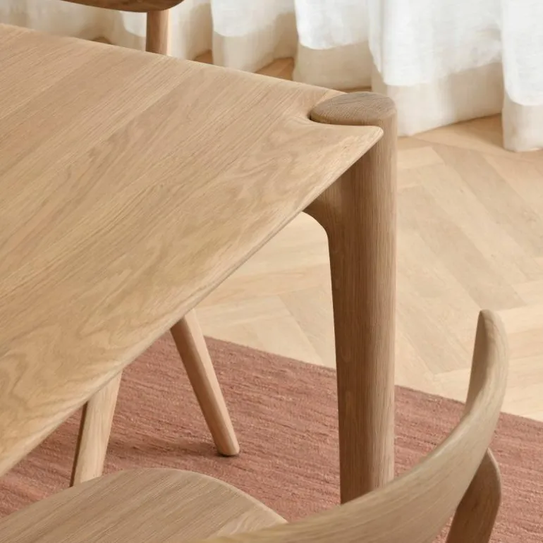 PI Eettafel Eiken