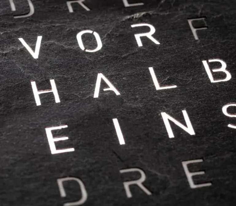 QLOCKTWO Earth 45 Creator's Edition Klok