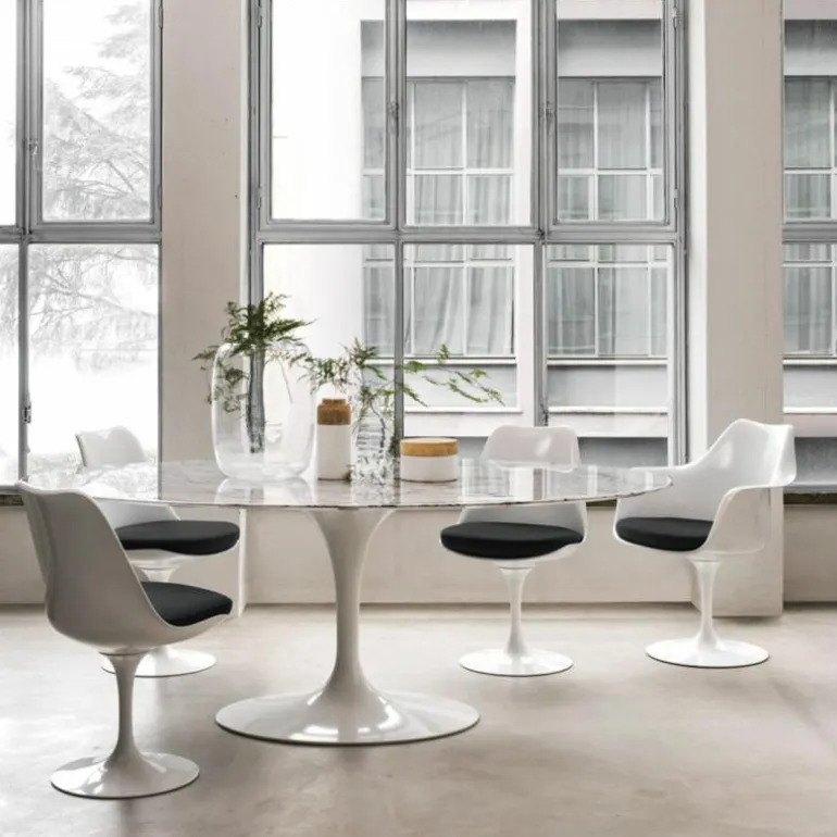 Saarinen Tulip Eettafel Met Wit Onderstel