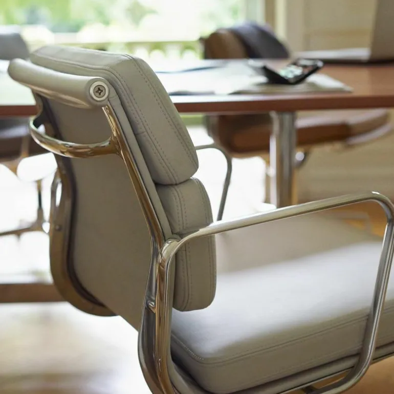 Soft Pad Chair EA 208