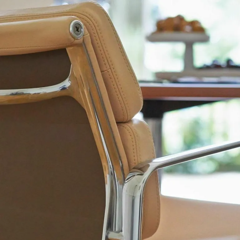 Soft Pad Chair EA 208