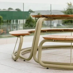 The Circle Eettafel