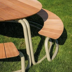 The Circle Eettafel