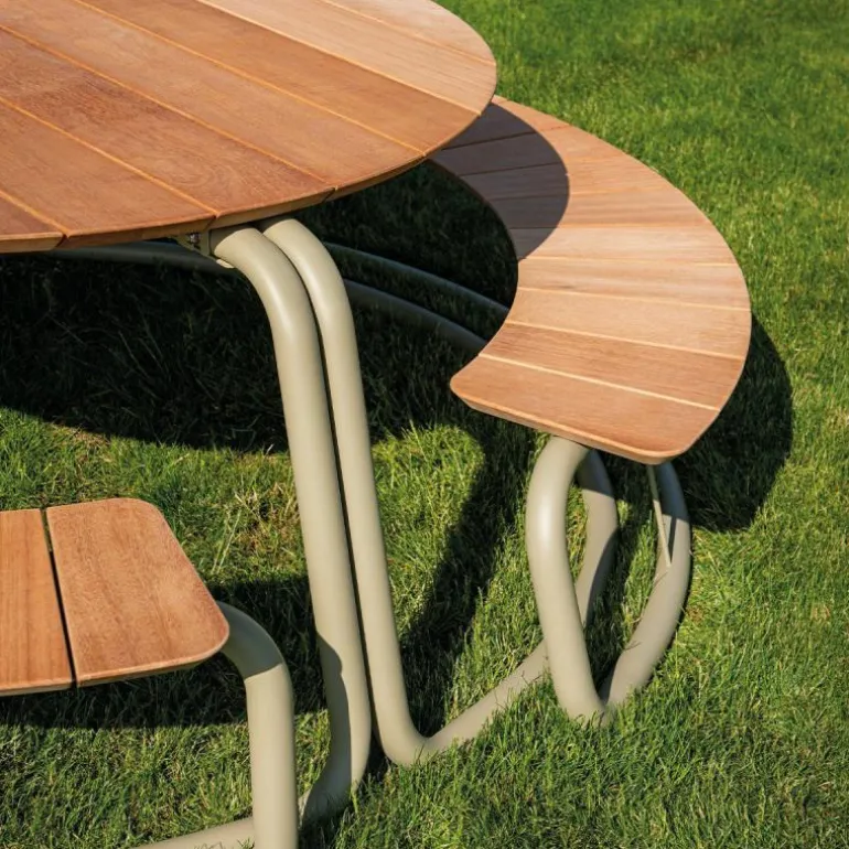 The Circle Eettafel