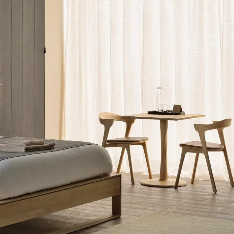 Torsion Square Eettafel