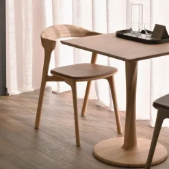 Torsion Square Eettafel