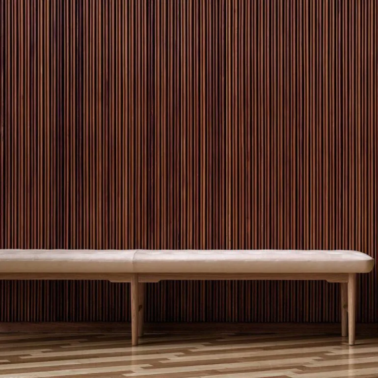 VLA75 Foyer Bank